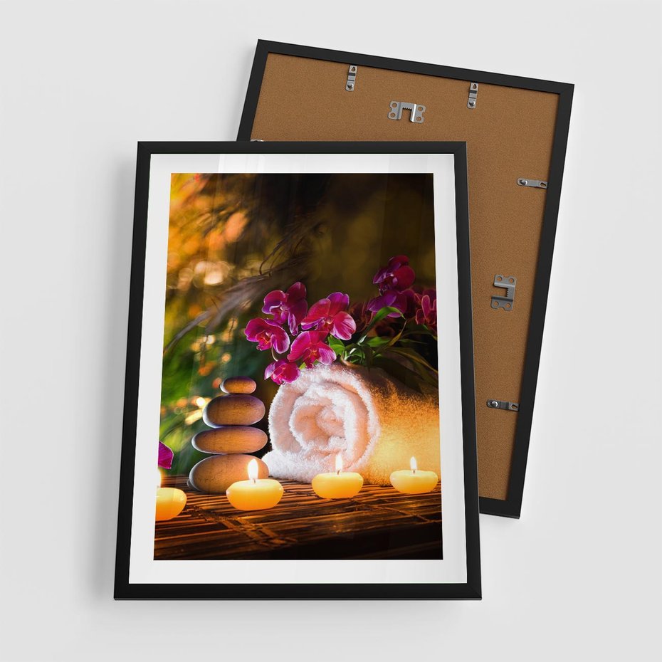 Plakat w ramie 50x70 - Relaksujące spa z płonącymi świecami - spa, świece - rama czarna