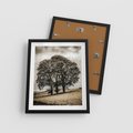 Plakat w ramie 40x50 - Spokojna Osamotniona Chwila - beżowe kolory, samotne drzewo na polu - rama czarna