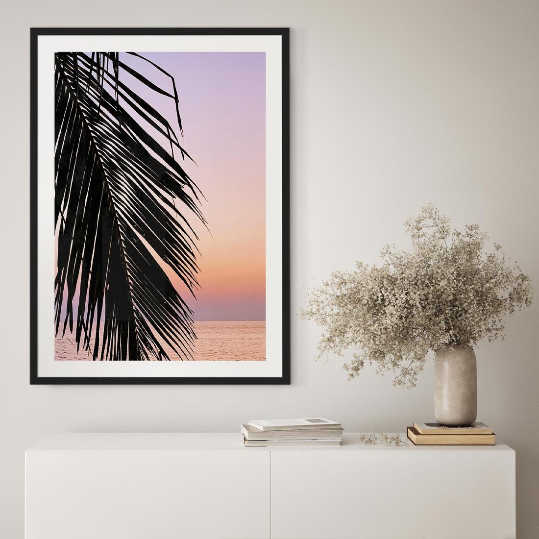 Plakat w ramie 40x50 - Liście Palmy nad Morzem - zachód słońca, liście palmy na tle nieba i morza - rama czarna