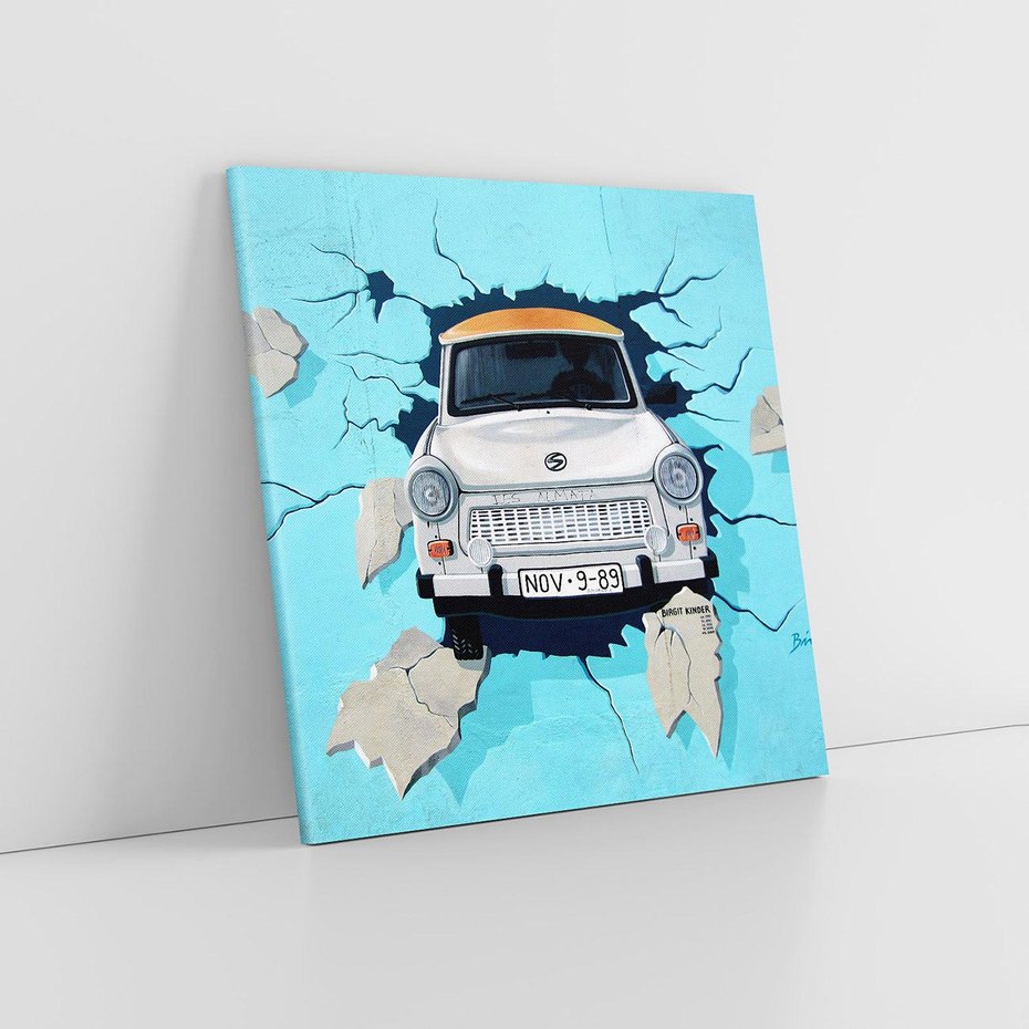 Obraz na płótnie 60x60 - Graffiti wśród gór artystyczne spojrzenie - samochód, graffiti