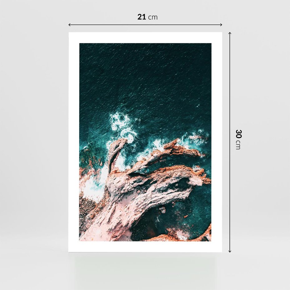 Plakat bez ramy 21x30 - Fale i Skały w Spokoju i Burzy - morze, fale rozbijają się o skały