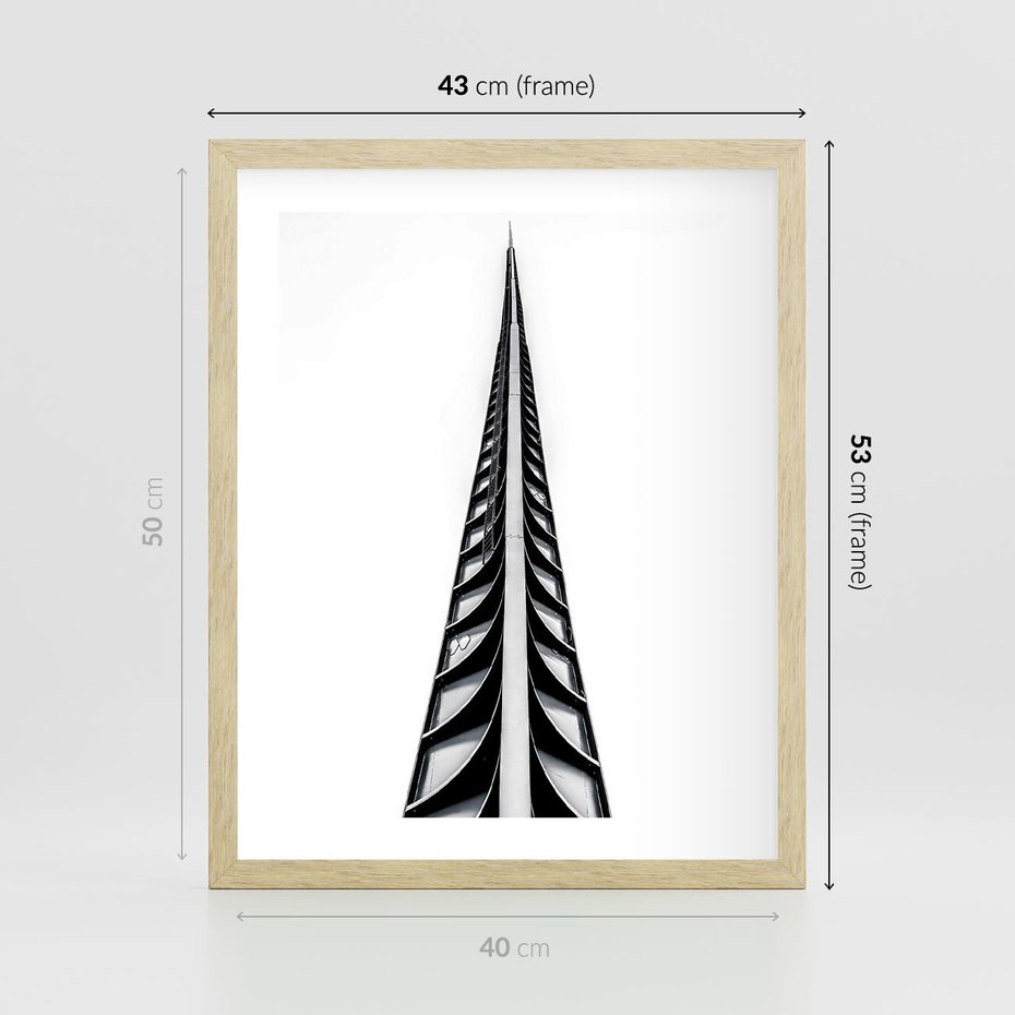 Plakat w ramie 40x50 - Majestatyczna Architektura - wysoki, strzelisty wieżowiec - rama drewno