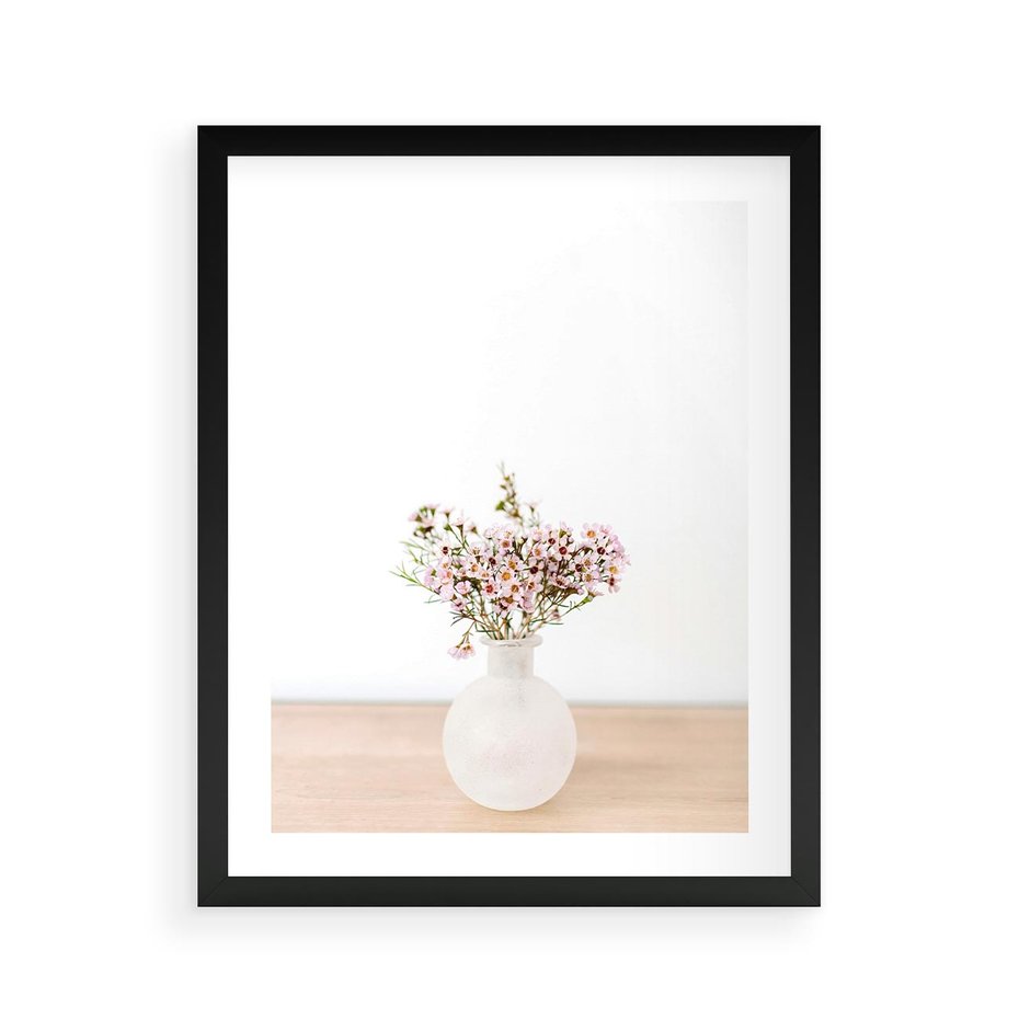 Plakat w ramie 40x50 - Kwiaty w Minimalistycznym Wazonie - kwiaty, wazon - rama czarna