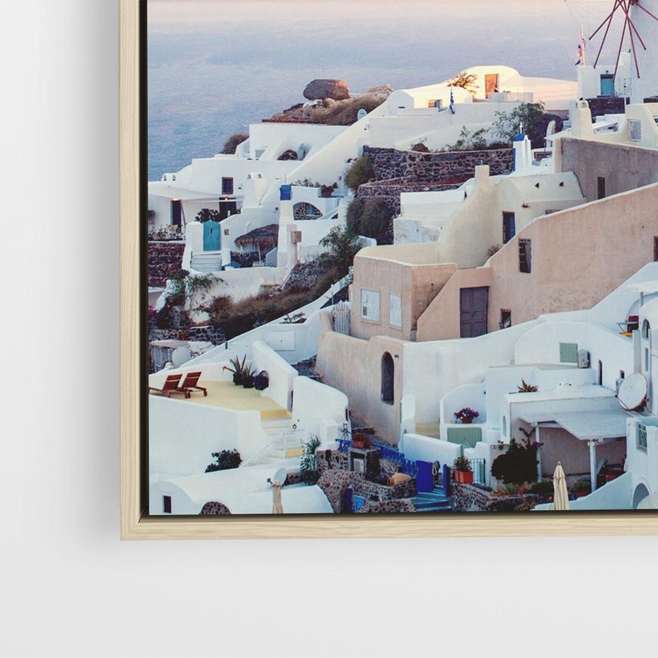 Obraz w ramie 50x50 - Biel ponad Błękitem - Santorini, białe budynki - rama drewno