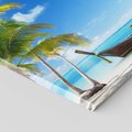 Obraz na płótnie 30x30 - Sielska plaża z łodzią na morzu - plaża, morze