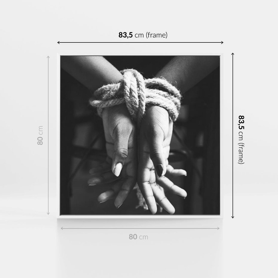 Obraz w ramie 80x80 - Splątane Uczucia - czarno biała fotografia, artystyczna - rama biała
