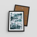 Plakat w ramie 30x40 - Potęga Natury: Wzburzone Fale Oceanu - wzburzone fale oceanu - rama czarna