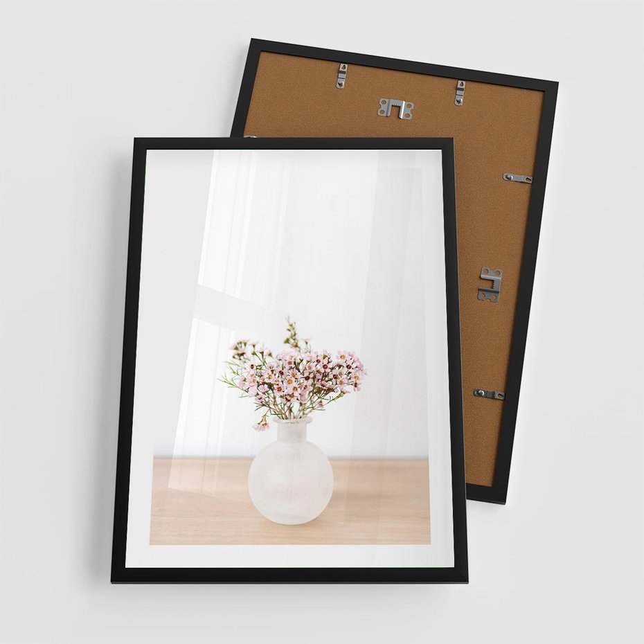 Plakat w ramie 50x70 - Kwiaty w Minimalistycznym Wazonie - kwiaty, wazon - rama czarna