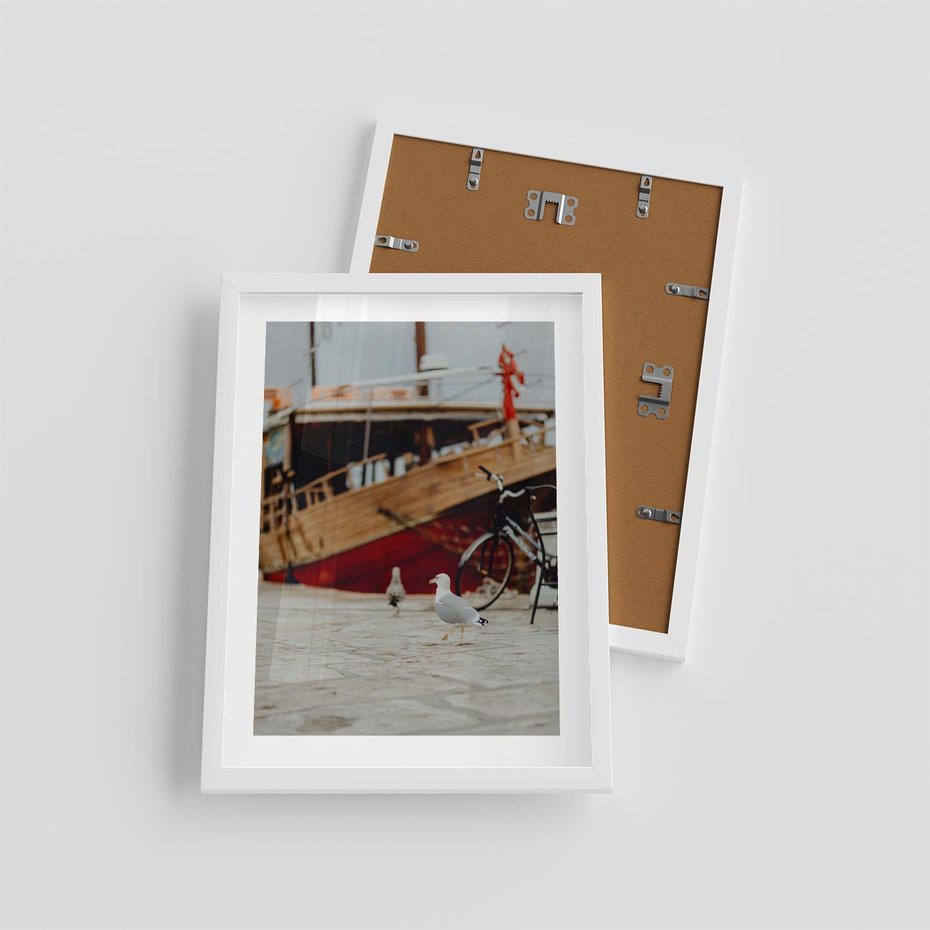 Plakat w ramie 30x40 - Przygoda na Horyzoncie - port, statek - rama biała