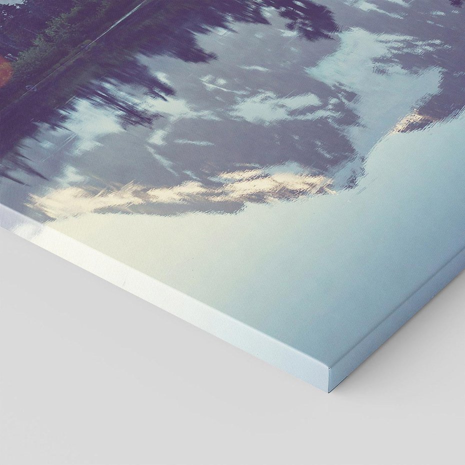 Obraz na płótnie 80x120 - Refleksje nad jeziorem w lesie - jezioro, las