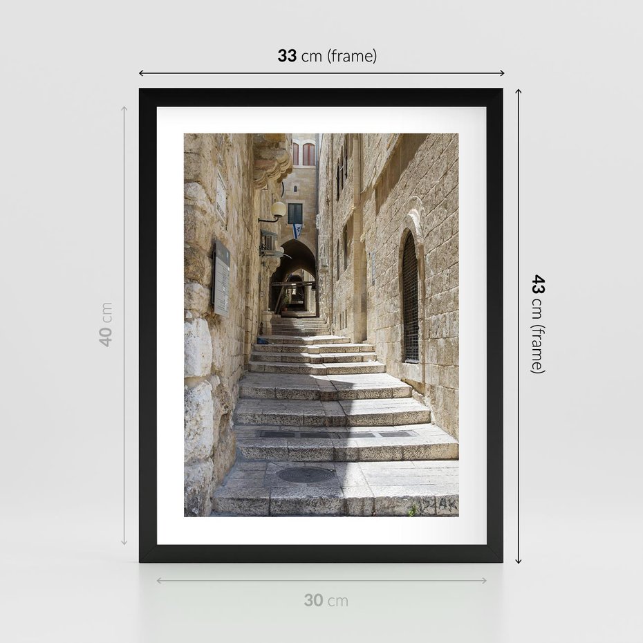 Plakat w ramie 30x40 - Urok uliczki: perspektywa miasta - uliczka, perspektywa - rama czarna