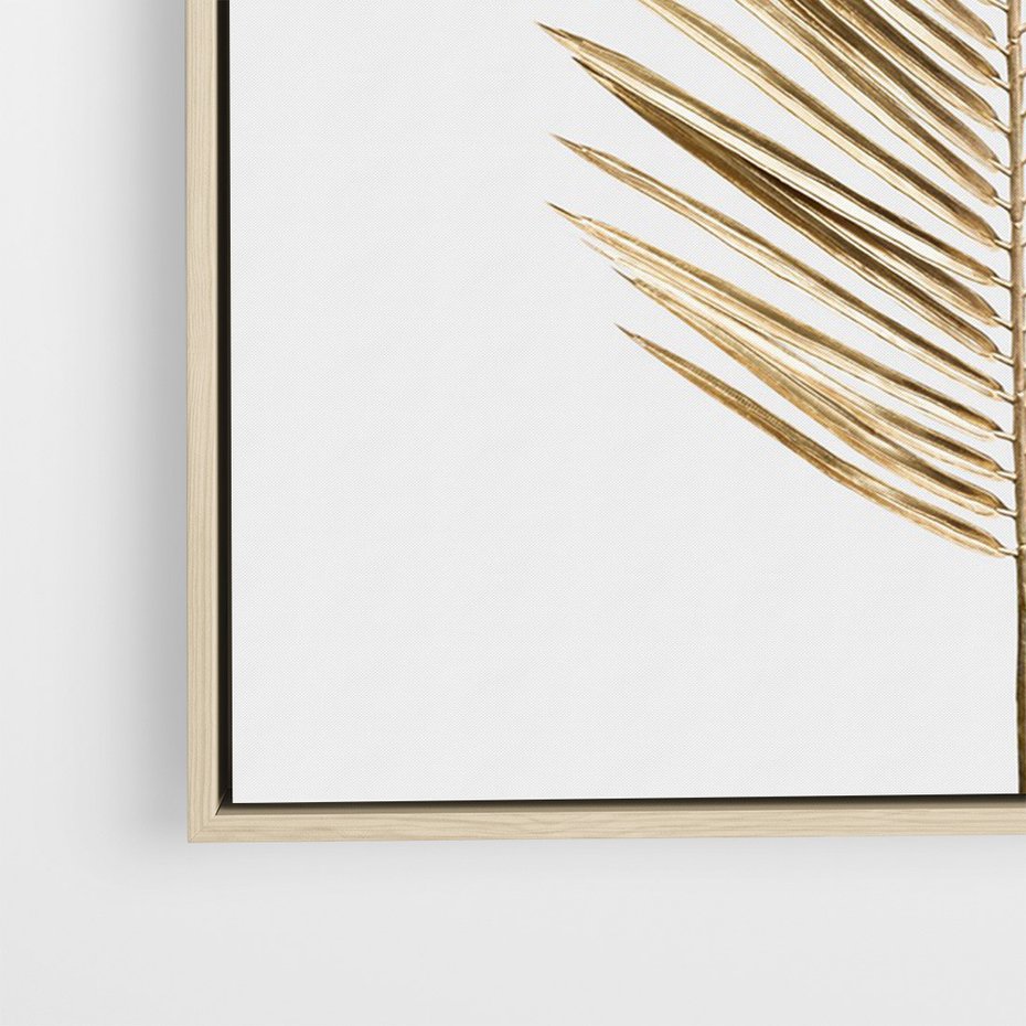 Obraz w ramie 70x100 - Złoty blask palmowego liścia - złota, palma - rama drewno