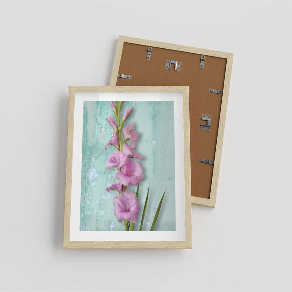 Plakat w ramie 30x40 - Piękno w delikatności - kwiaty, różowe - rama drewno