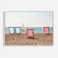 Obraz w ramie 100x70 - Letnia retro bajka - fotografia, pasiaste leżaki - rama biała