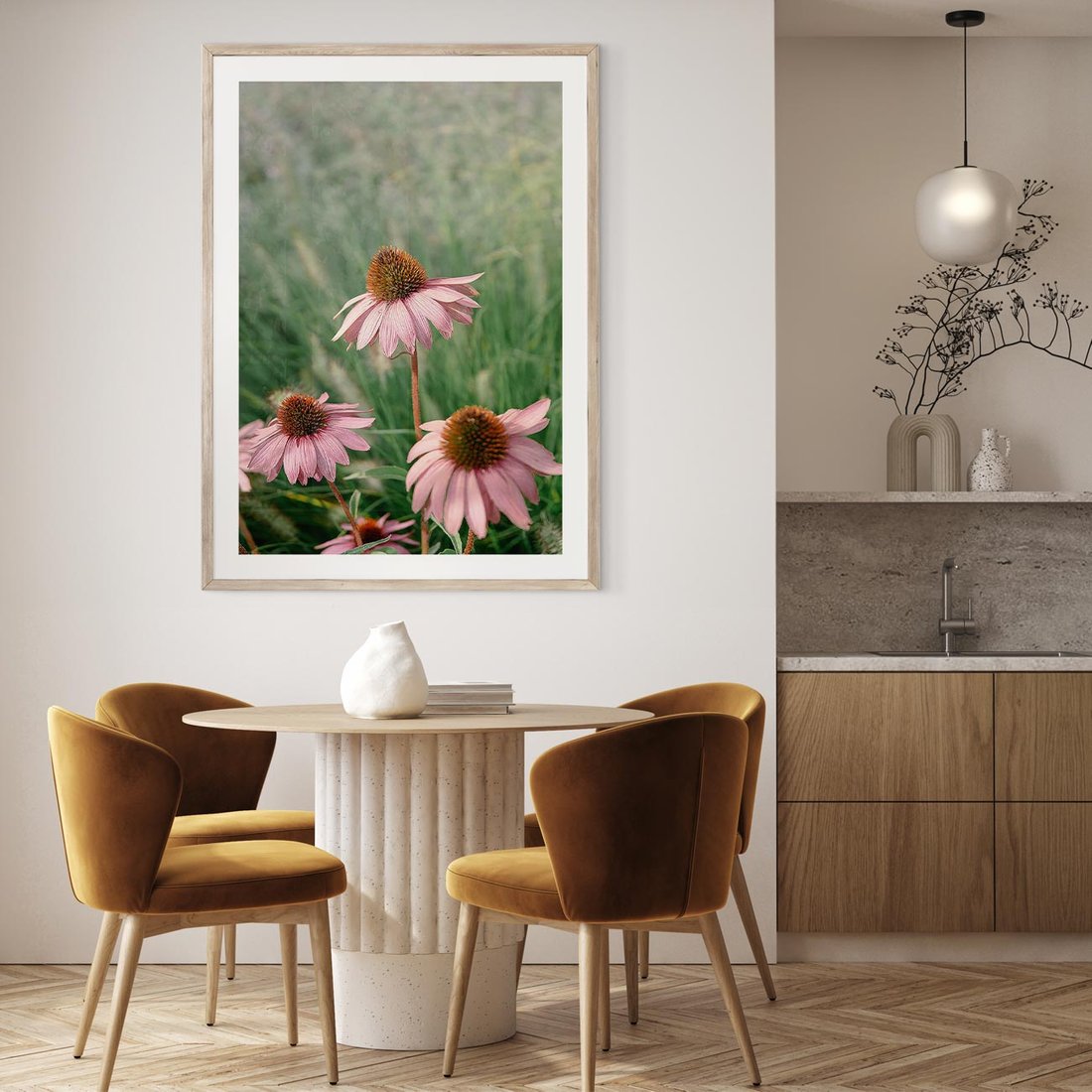 Plakat w ramie 50x70 - Natura w Pełnym Blasku - kwiaty na łące, różowe kwiaty polne - rama drewno