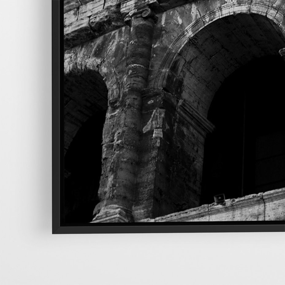 Obraz w ramie 70x100 - Koloseum w Czarnej Bieli - antyczna architektura, koloseum - rama czarna