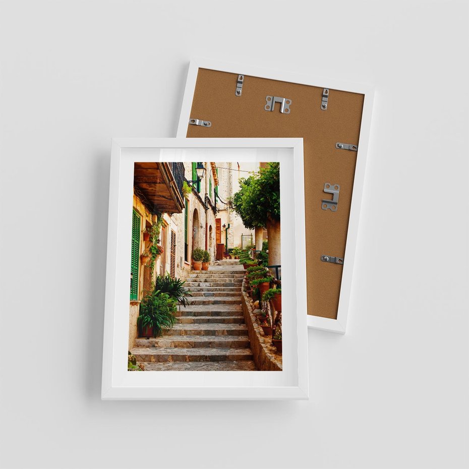 Plakat w ramie 30x40 - Uroczysta perspektywa uliczki - uliczka, perspektywa - rama biała