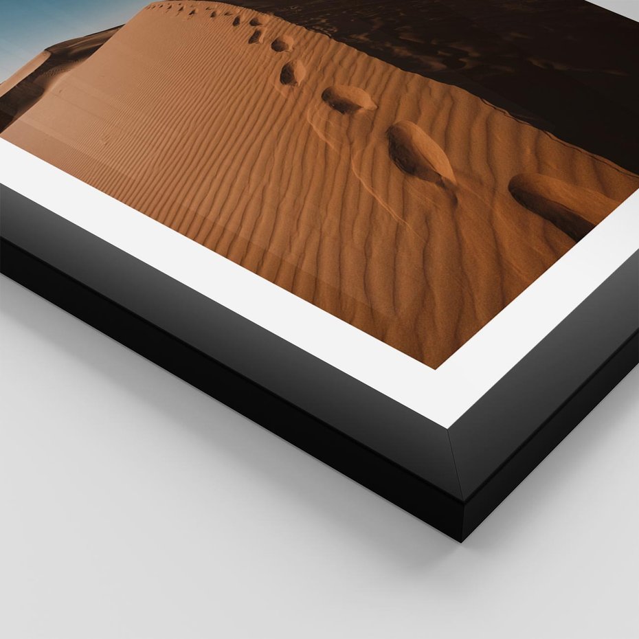 Plakat w ramie 30x40 - Piasek pustyni w ogniu - pustynia, piasek - rama czarna