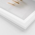 Plakat w ramie 50x70 - Delikatność w Bieli - białe ciateczka. makaroniki, minimalistyczne zdjęcie - rama biała