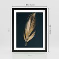 Plakat w ramie 40x50 - Mroczne Złoto - nowoczesna grafika, złoty liść na czarnym tle - rama czarna
