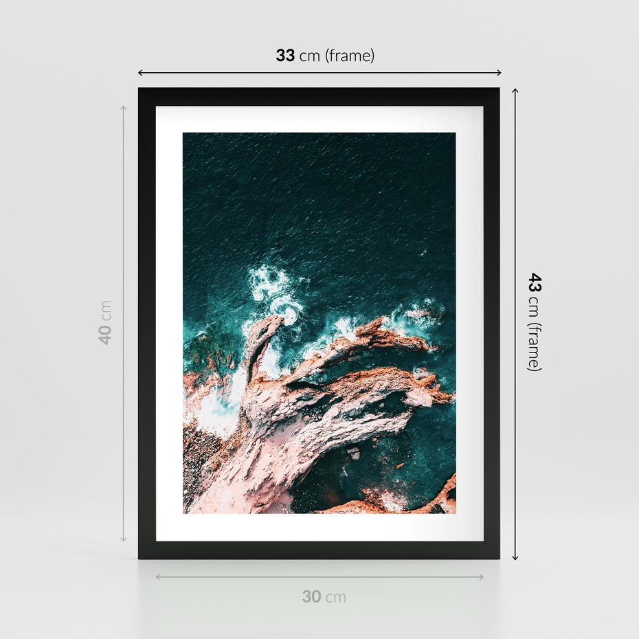 Plakat w ramie 30x40 - Fale i Skały w Spokoju i Burzy - morze, fale rozbijają się o skały - rama czarna