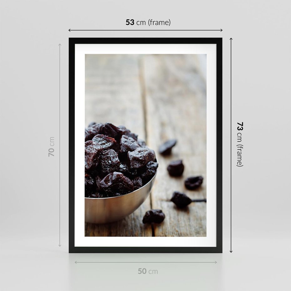 Plakat w ramie 50x70 - Smakowite rodzynki na talerzu - rodzynki, jedzenie - rama czarna