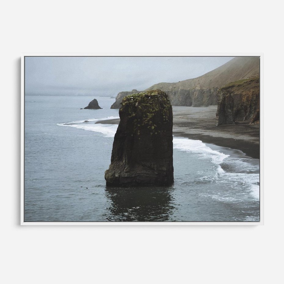 Obraz w ramie 70x50 - Mistyczna Aura - morze, mgła - rama biała