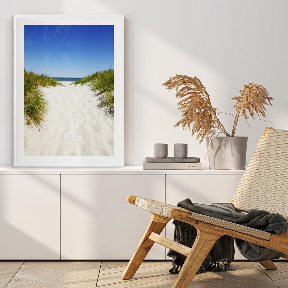 Plakat w ramie 30x40 - Relaks nad Morskimi Wzgórzami - plaża, wydmy - rama biała