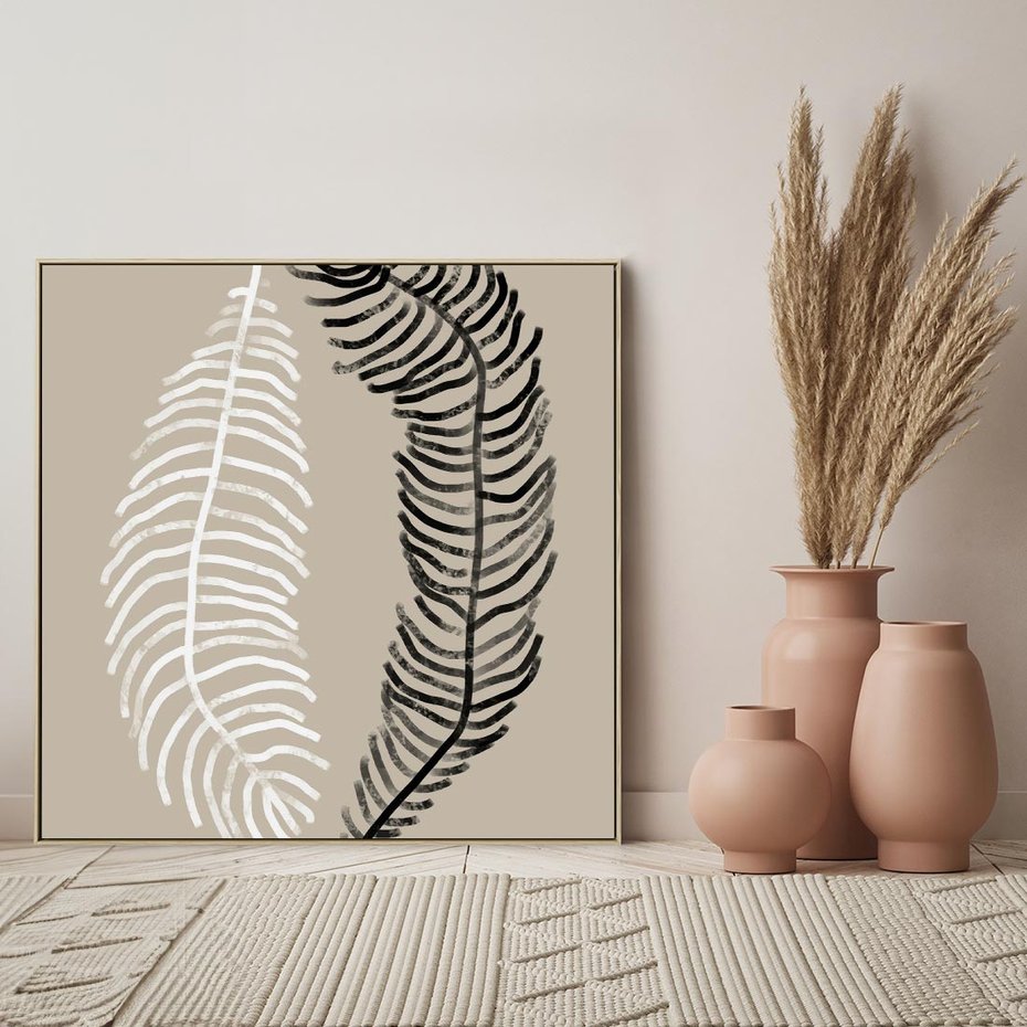 Obraz w ramie 50x50 - Spleciona Harmonia - sztuka nowoczesna, białe i czarne pióro - rama drewno