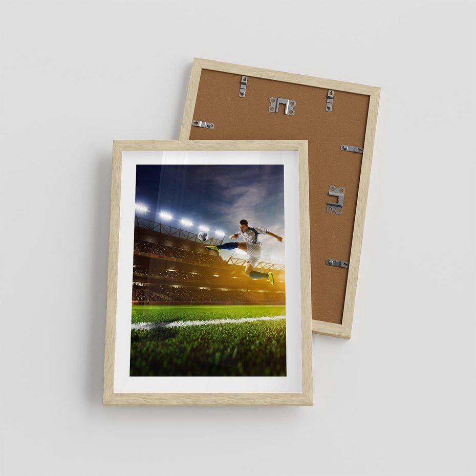Plakat w ramie 30x40 - Gol! Magia piłki nożnej - gol, piłka - rama drewno