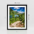Plakat w ramie 40x50 - Jezioro górskie: harmonia natury - jezioro, góry - rama czarna