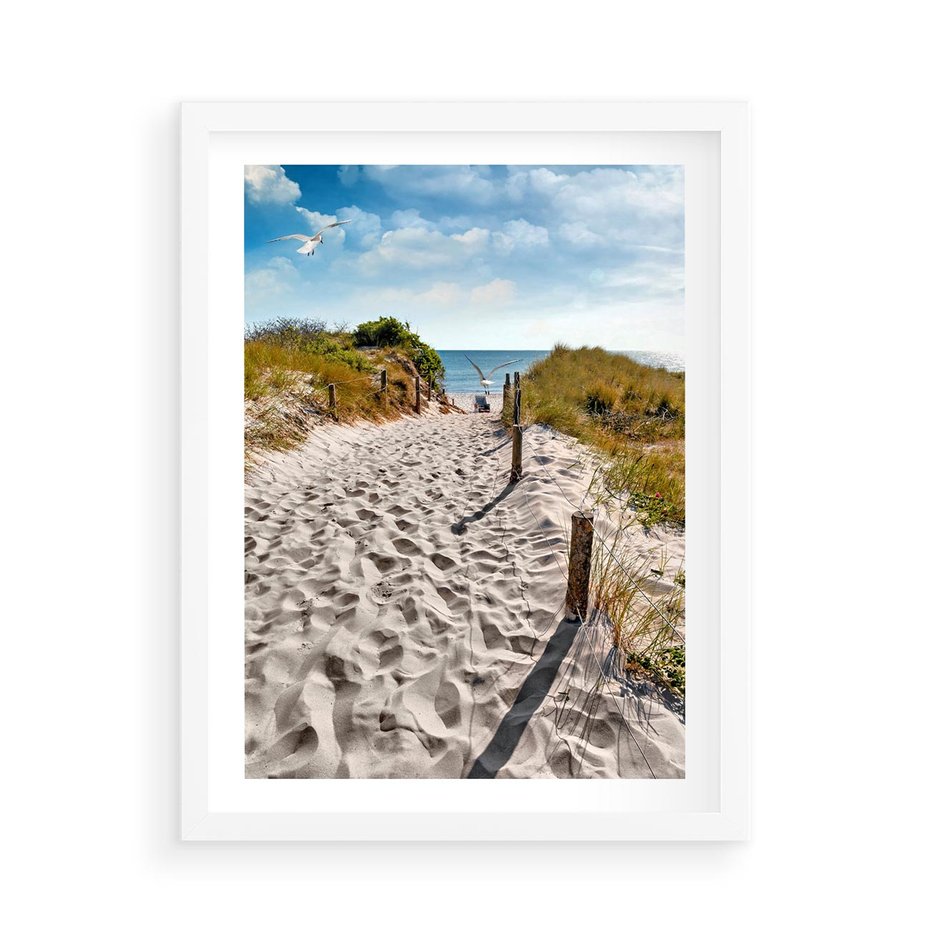 Plakat w ramie 50x70 - Mewy nad Morzem - plaża, mewy - rama biała