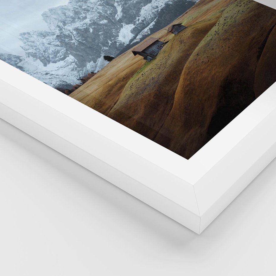 Plakat w ramie 40x50 - Odkryj Ich Urok - góry, skandynawia - rama biała