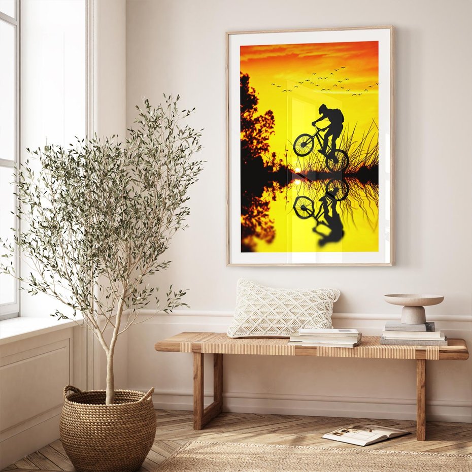 Plakat w ramie 30x40 - Rower przy zachodzie słońca - rower, zachód - rama drewno