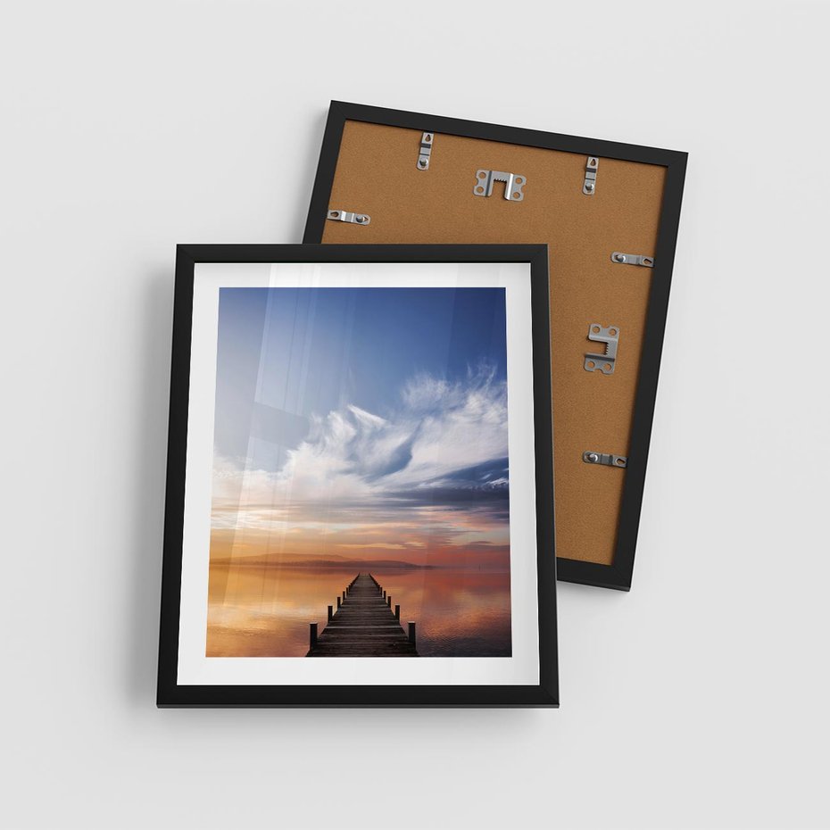 Plakat w ramie 40x50 - Magia Chwili - pomost, zachód - rama czarna