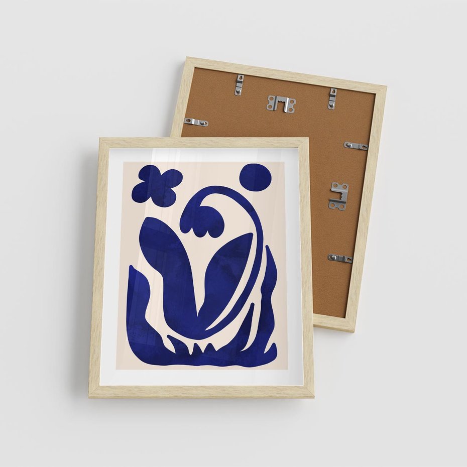 Plakat w ramie 40x50 - Bezgraniczne Echa Serca - abstrakcyjny obraz plakat, dziwne niebieskie kształty przypominają kwiat - rama drewno