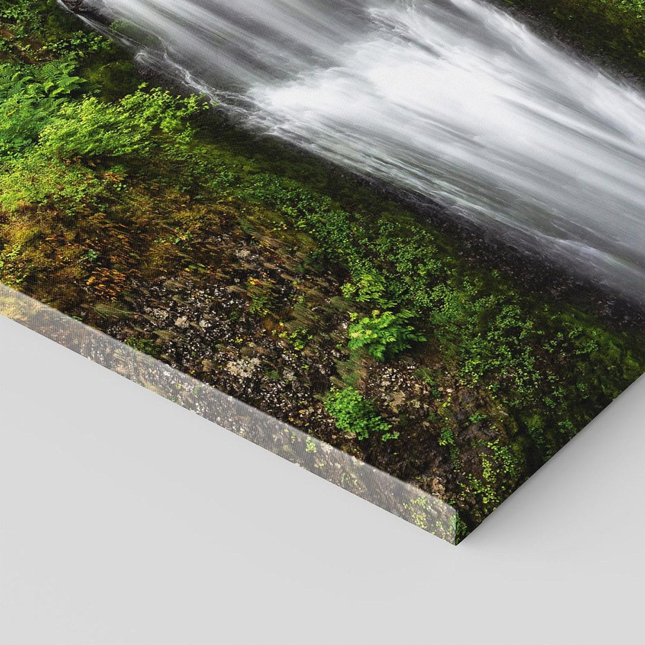Obraz na płótnie 50x70 - Siła i Urok Natury - wodospad, las
