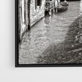 Obraz w ramie 70x100 - Weneckie Kanały - czarno białe zdjęcie, wenecja - rama czarna