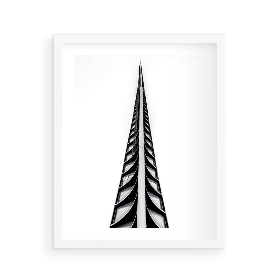Plakat w ramie 40x50 - Majestatyczna Architektura - wysoki, strzelisty wieżowiec - rama biała