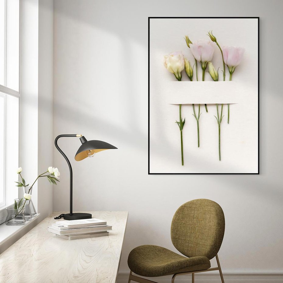 Obraz w ramie 70x100 - Białe kwiatowe uniesienia - białe, kwiaty - rama czarna