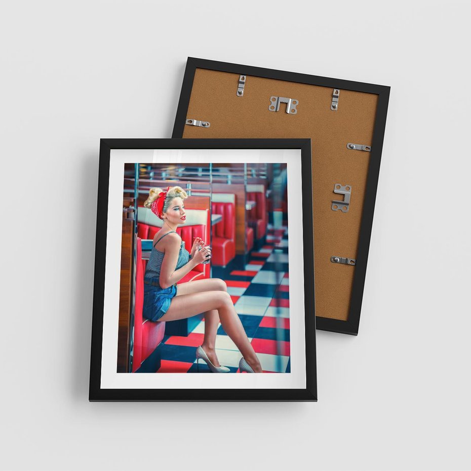 Plakat w ramie 40x50 - Stylowa Elegancja - retro, pinup - rama czarna