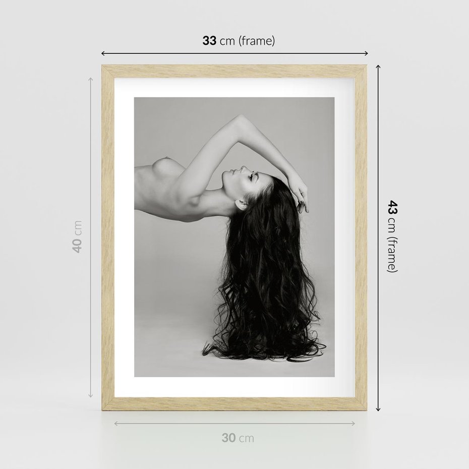 Plakat w ramie 30x40 - Piękno włosów kobiety w ruchu - włosy, piękno - rama drewno