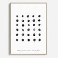 Obraz w ramie 50x70 - Boho Sztuka Wolości - minimalistyczny plakat, czarne kropki na białymtle - rama drewno