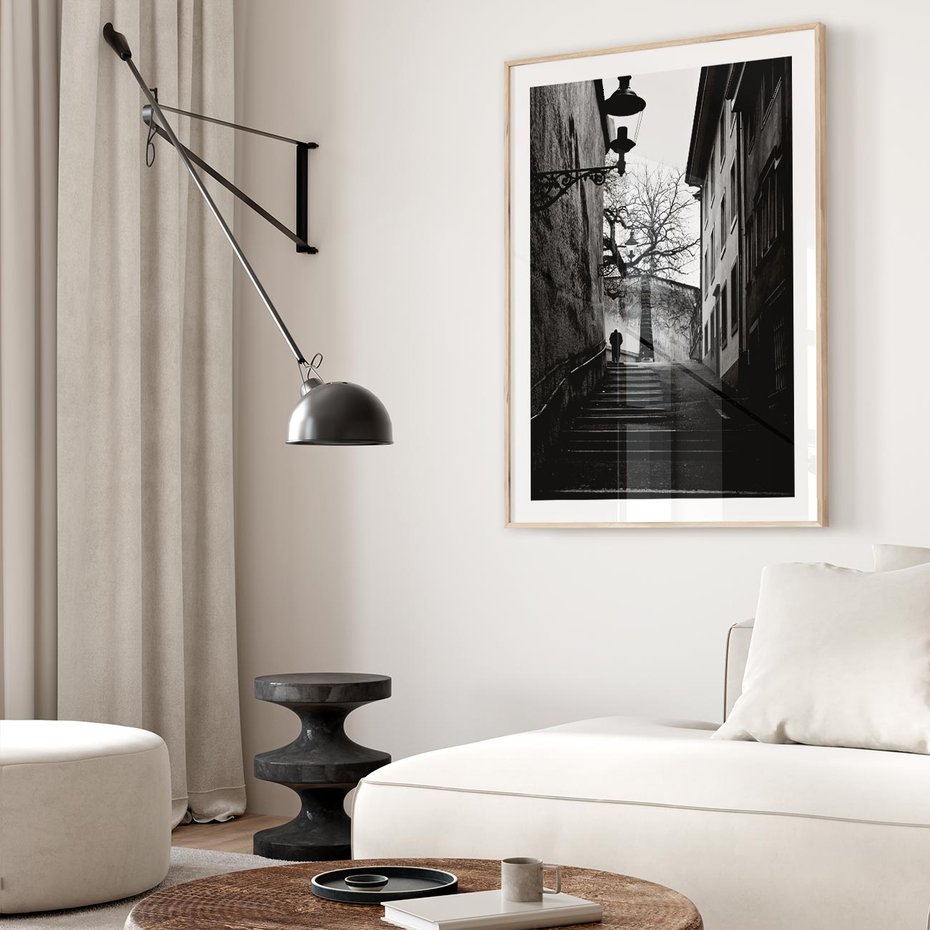 Plakat w ramie 30x40 - Ukryta Uliczka - czarno białe zdjęcie, schody - rama drewno