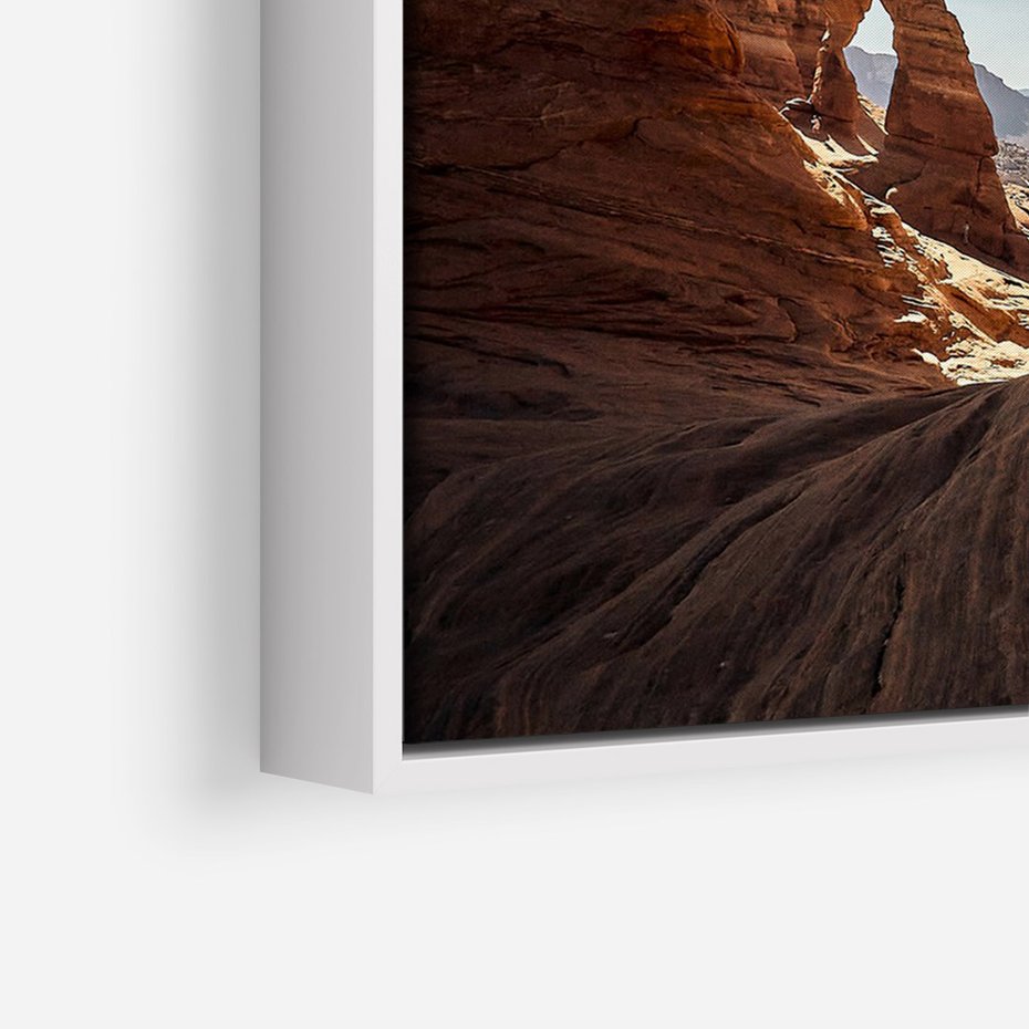 Obraz w ramie 80x120 - Magia pustynnego kanionu - pustynia, kanion - rama biała