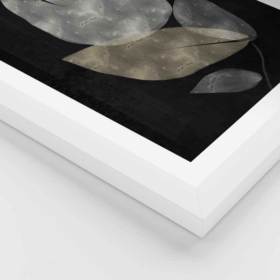 Plakat w ramie 30x40 - Nocne Uniesienia - abstrakcyjny kwiat, mroczna atmosfera - rama biała