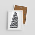 Plakat w ramie 30x40 - Wieżowiec na Monochromatycznym Obrazie - architektura, wieżowiec - rama biała