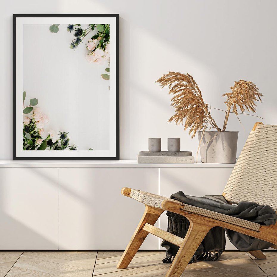 Plakat bez ramy 30x40 - Kompozycja z Białych Róż i Eukaliptusa - kompozycja z białych kwiatów na białym tle, róże