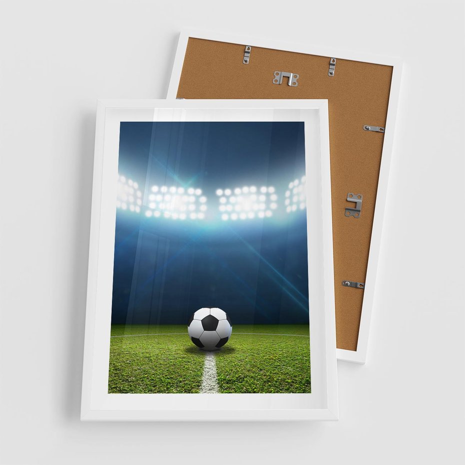 Plakat w ramie 50x70 - Piłka w drodze do gola - piłka, gol - rama biała