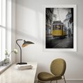 Plakat w ramie 40x50 - Urok tramwajów Lizbony - tramwaj, Lizbona - rama biała